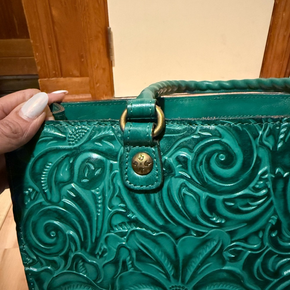 Patricia Nash Large Tooled Leather Tote NWT - Picture 7 of 16